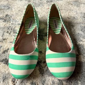 Steve Madden mint green and cream flats - size 7.5 new in box!